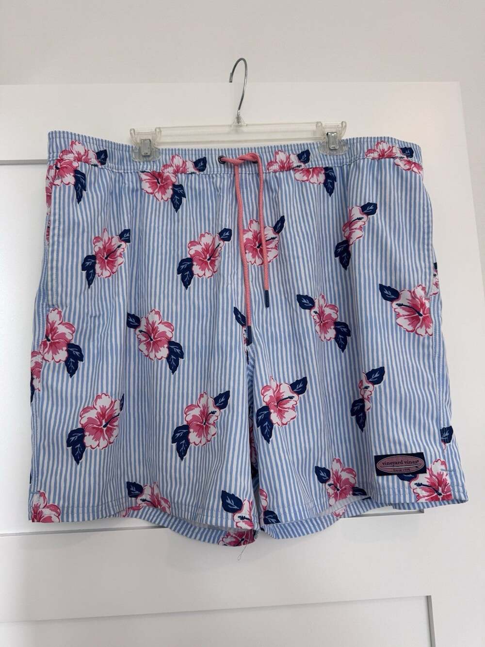 Vineyard Vines Swim Trunks Mens XXL Stripes Hibiscus Flower Blue